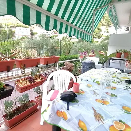 ベッド・アンド・ブレックファスト Fiori D'alassio Vacanze Liguria アラッシオ