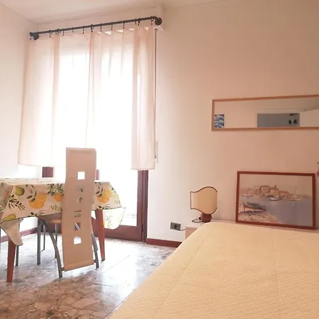 Fiori D'alassio Vacanze Liguria * アラッシオ
