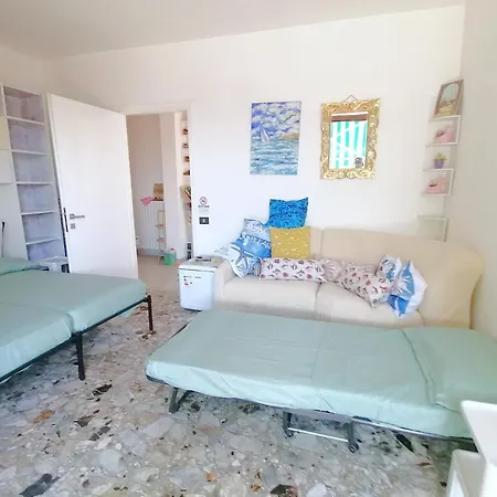 Fiori D'alassio Vacanze Liguria アラッシオ