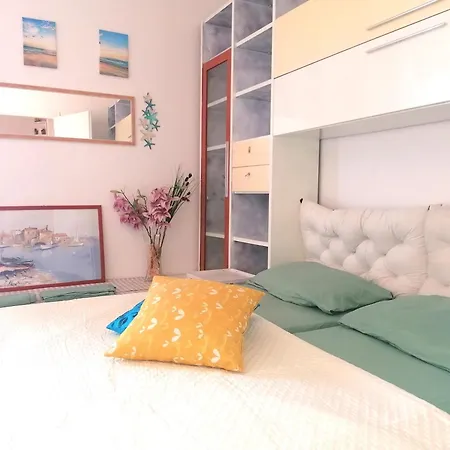 Fiori D'alassio Vacanze Liguria ベッド・アンド・ブレックファスト アラッシオ