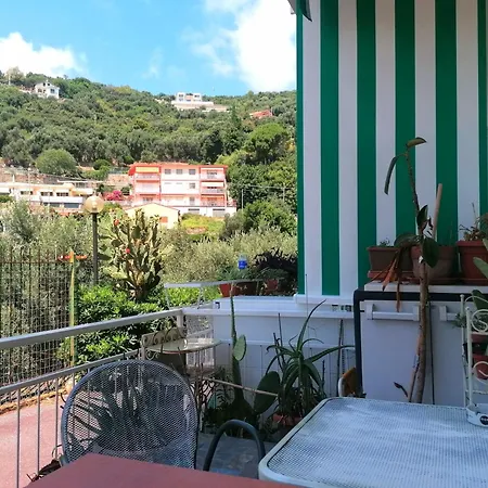 Fiori D'alassio Vacanze Liguria ベッド・アンド・ブレックファスト *