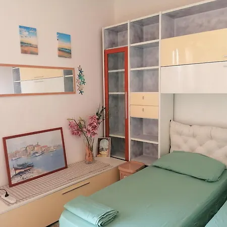 Fiori D'alassio Vacanze Liguria ベッド・アンド・ブレックファスト アラッシオ