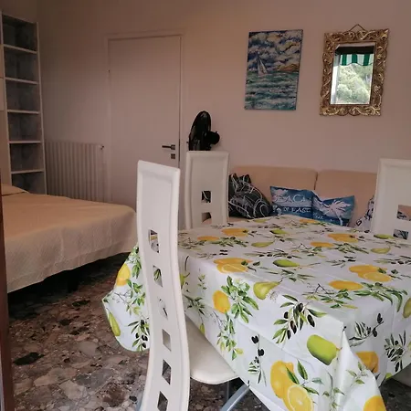 Fiori D'alassio Vacanze Liguria ベッド・アンド・ブレックファスト *