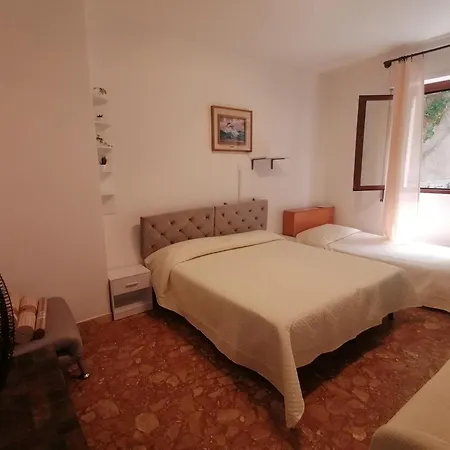 ベッド・アンド・ブレックファスト Fiori D'alassio Vacanze Liguria *
